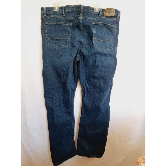 Men's Wrangler Relaxed Boot Jeans Size 42x32 Blue - Picture 1 of 5